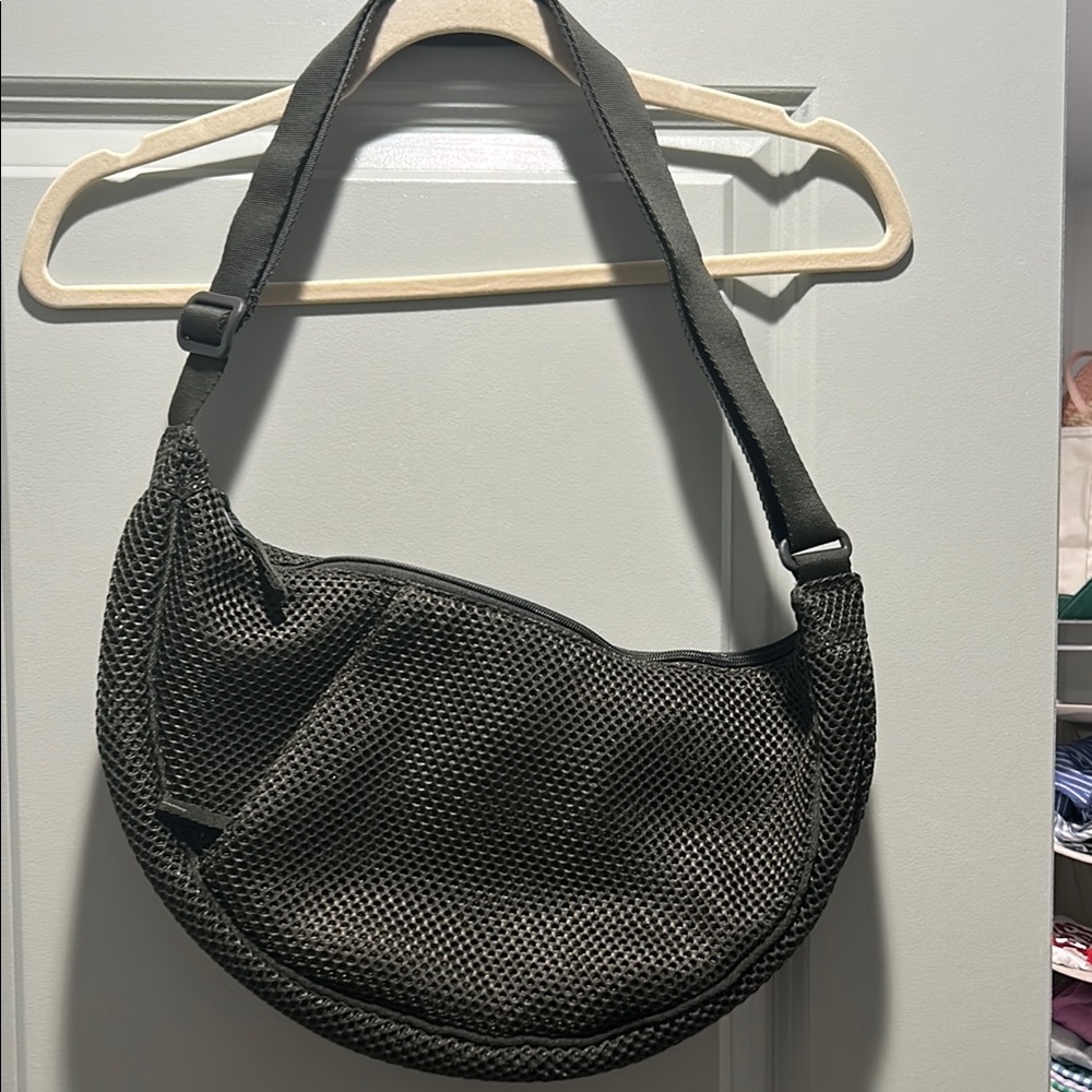 UNIQLO Dark Green Mesh Crossbody Bag
